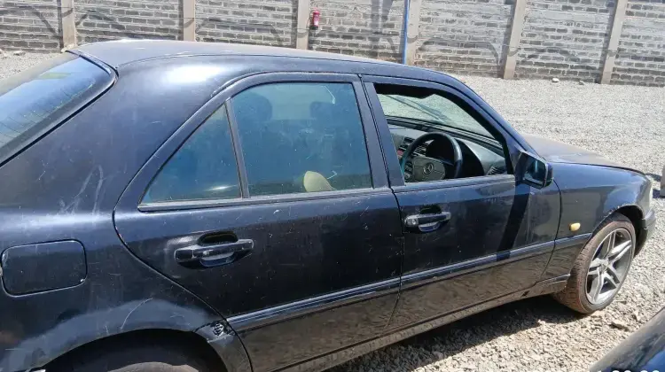 Mercedes-Benz C 200