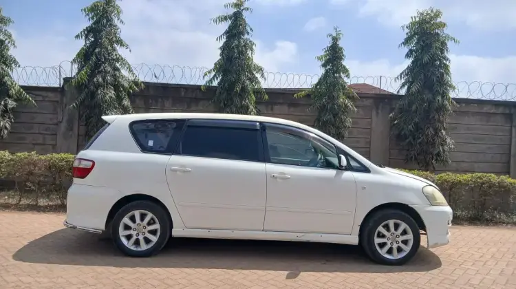 Toyota Ipsum